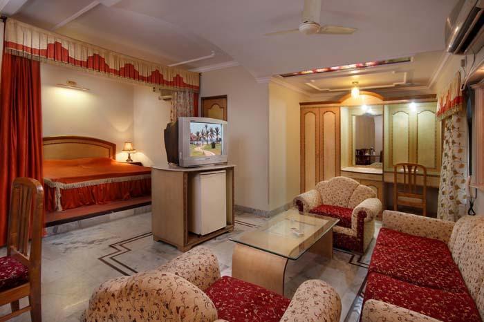 Mandakini Kanpur Buitenkant foto