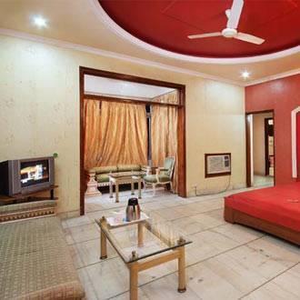 Mandakini Kanpur Buitenkant foto