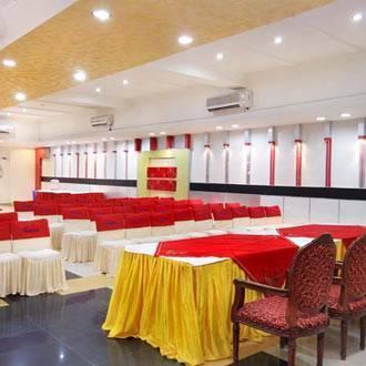 Mandakini Kanpur Buitenkant foto
