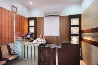 Mandakini Kanpur Buitenkant foto