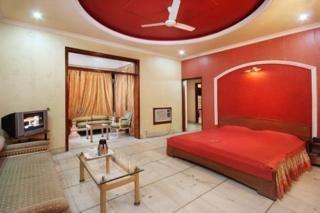 Mandakini Kanpur Buitenkant foto